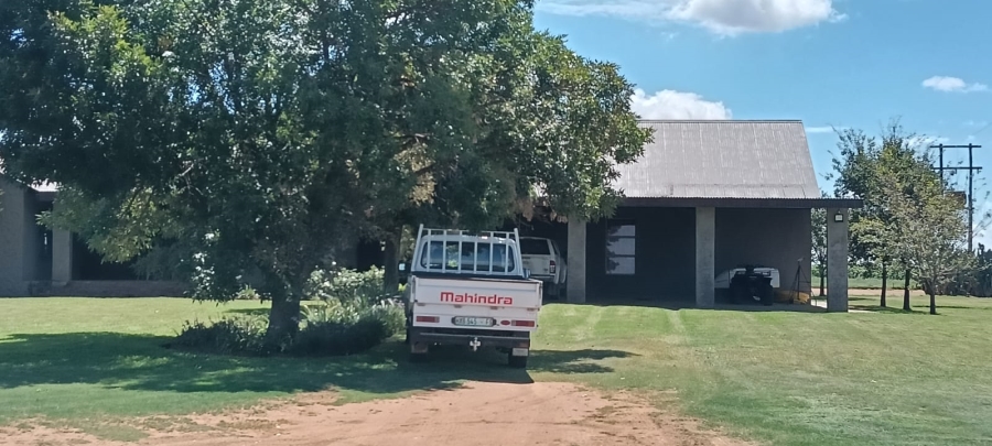 3 Bedroom Property for Sale in Bloemfontein Rural Free State
